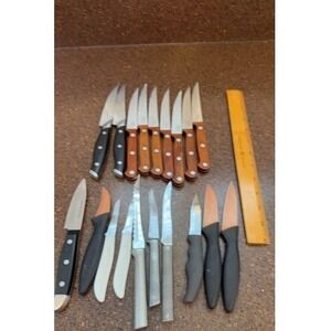 Lot of Assorted Kitchen Knives